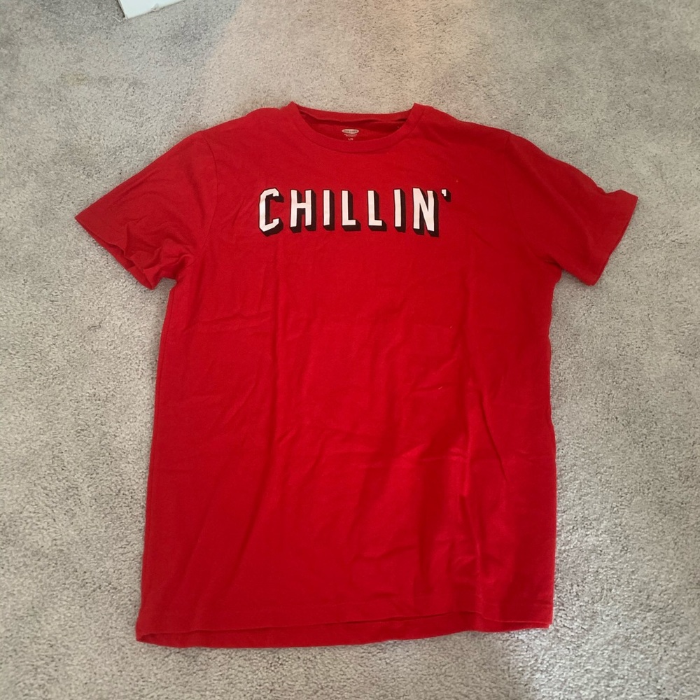 old navy “chillin” t-shirt